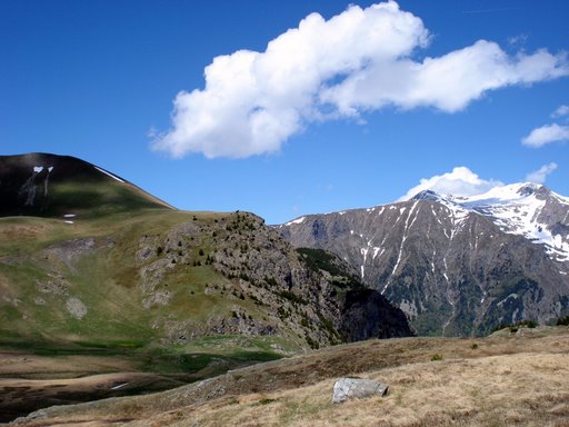 Descente de la Chinarde vers le sommet du Matthieu
