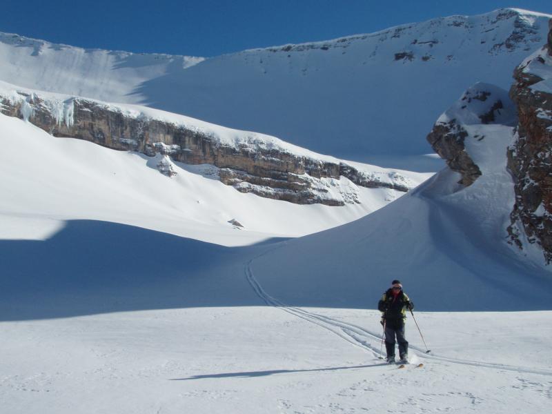Descente sur le replat entre les 2 barres