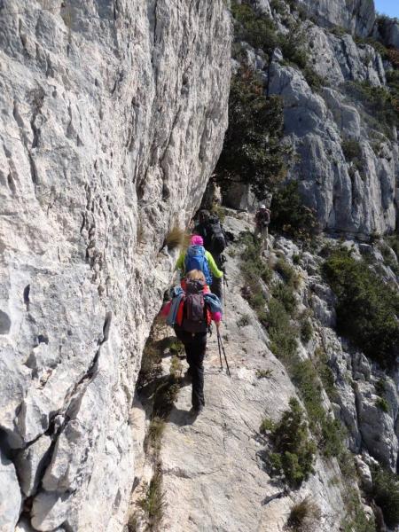 Descente vers les Trois Arches