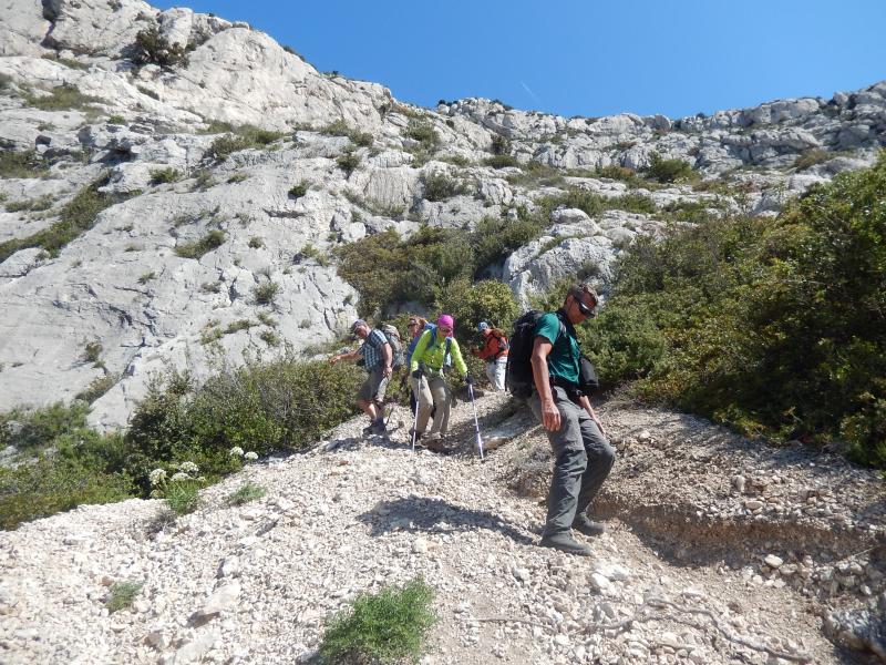 Descente vers les Trois Arches