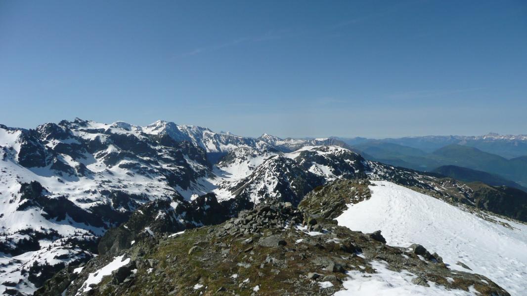 Du sommet vers le sud, c'est vaste
