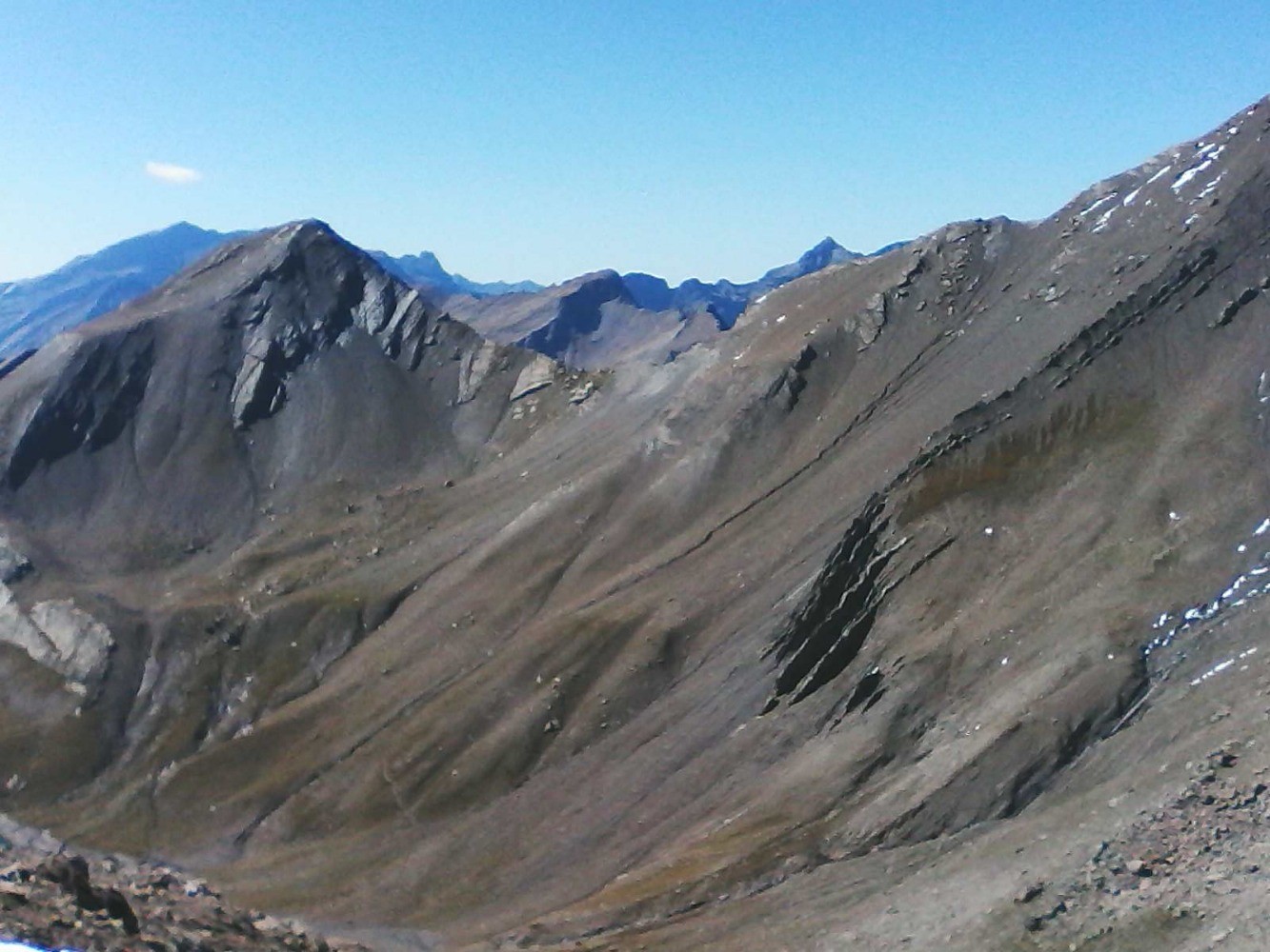 dans la montÃ©e Ã  diolon : Ã  G: gd chaillol -sommet de prelles - sirac