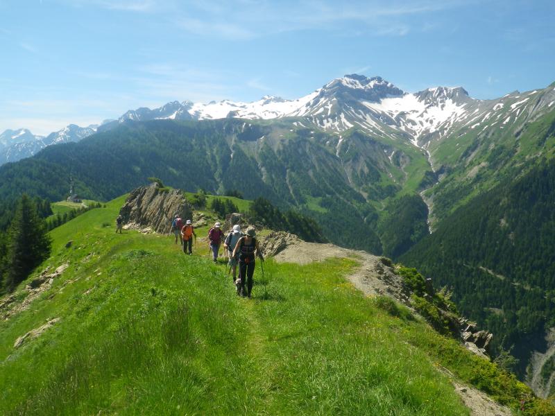 dans la montée