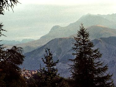 Dans le rétro vers le N et Villard-Notre-Dame