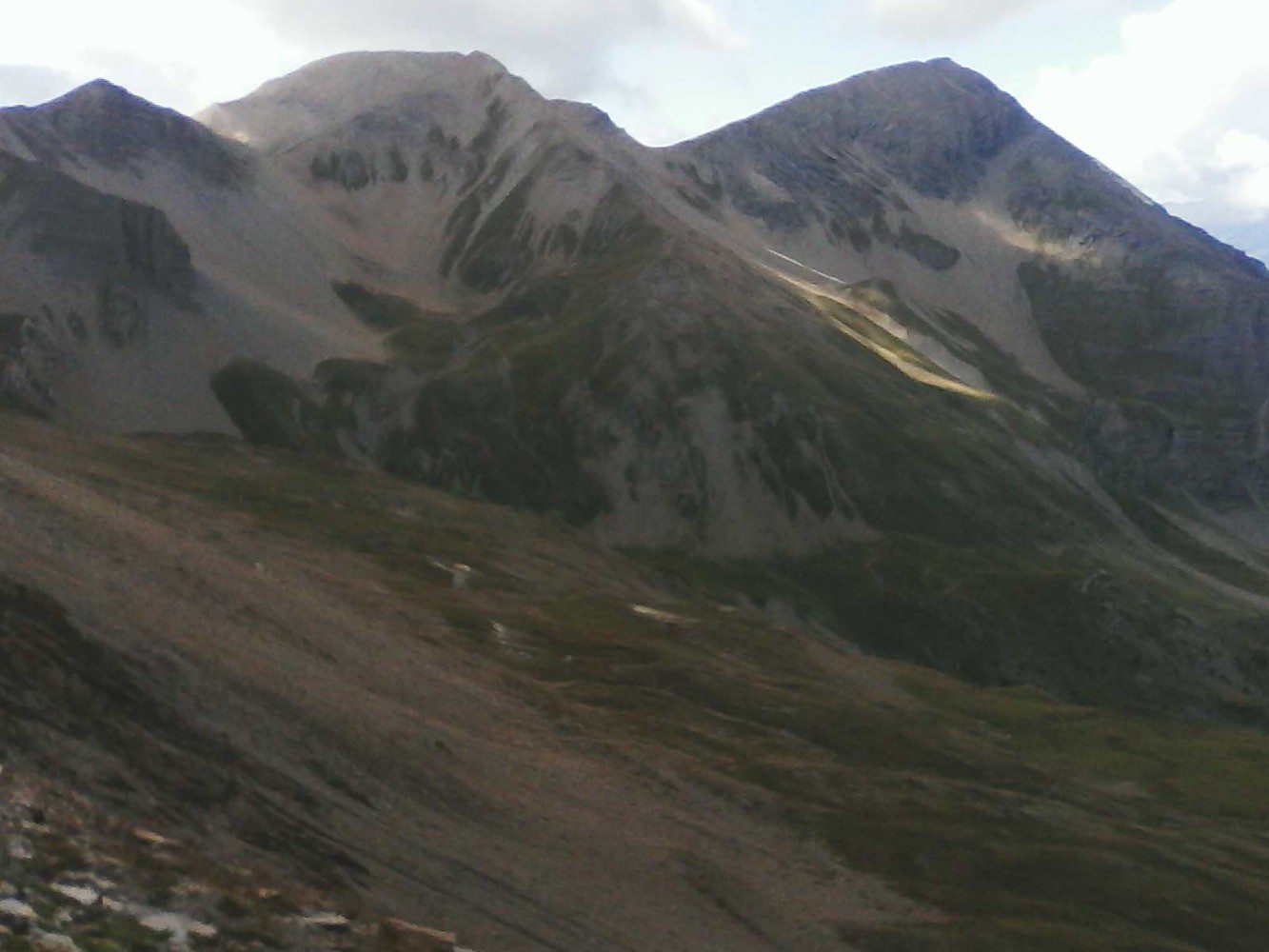 de g Ã  D : l'homme, col de charges, pointe de reyna , col de reyna