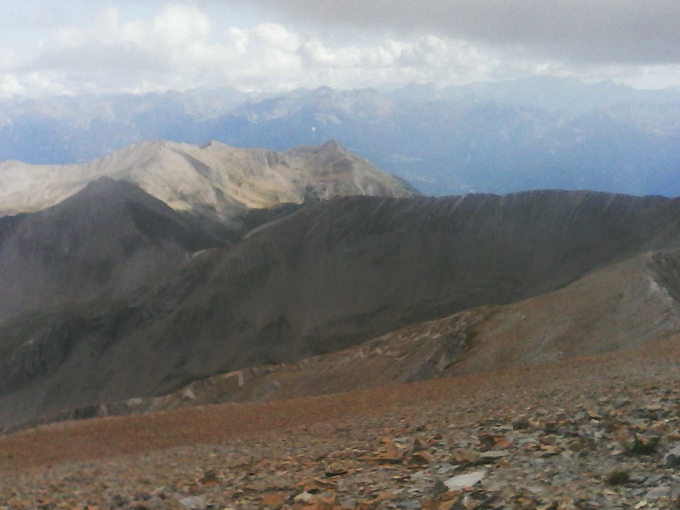 de G Ã  D : pic de pied-brun,col de reyssas, crÃªte de vallon pion...dans l'ombre