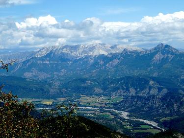 De retour au sommet, vue sur le Cheval Blanc et le Pic de Couard