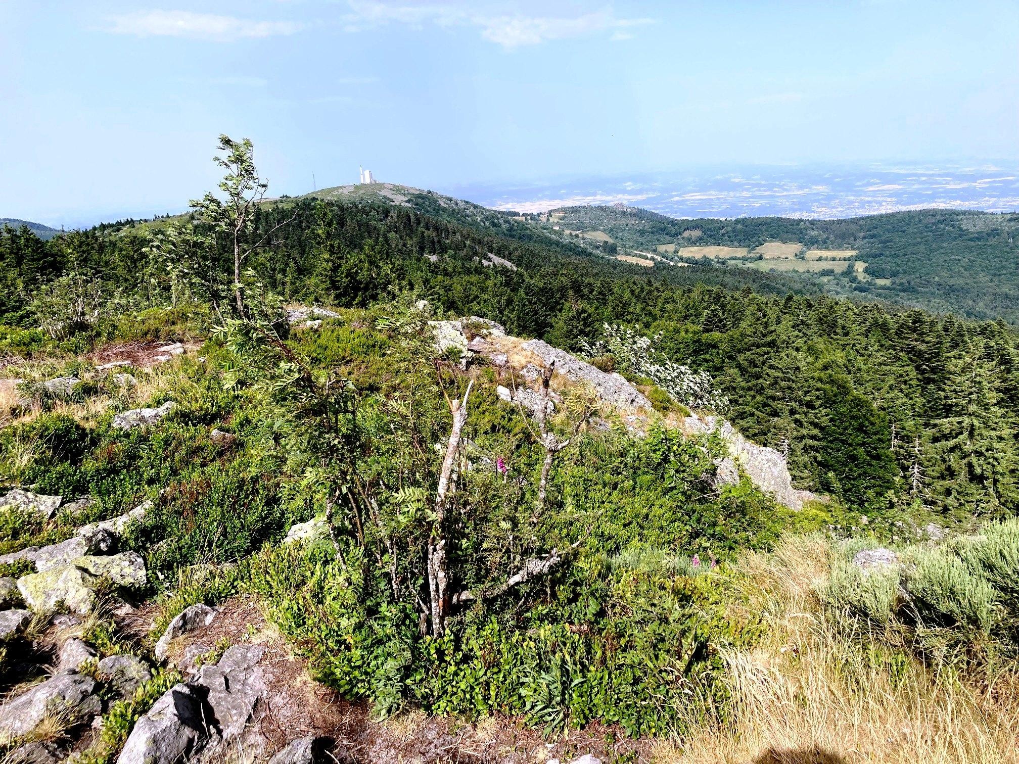 De la Chèvre vers l'Est (Botte et Oeillon, Lyonnais, vallée du Rhône, )
