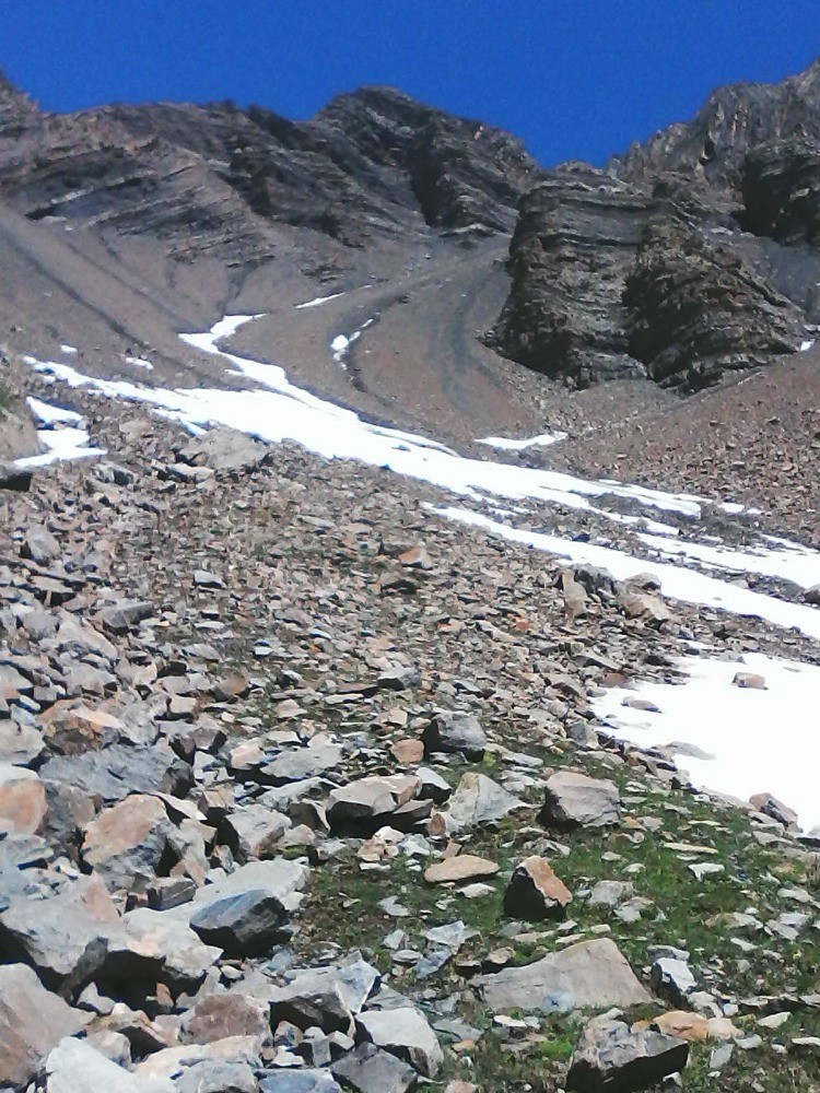 dÃ©but du couloir vu en penchant l'objectif vers le haut