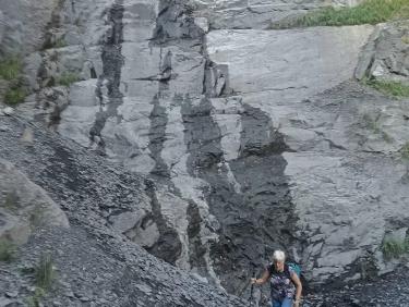 Début du sentier ravagé par les pluies
