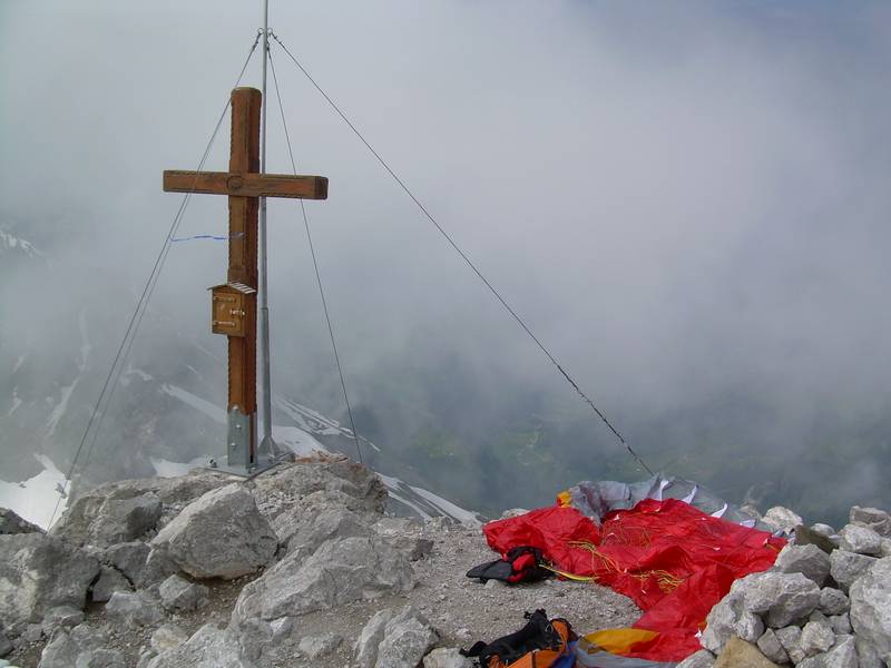 décollage depuis le sommet de la Pointe Percée