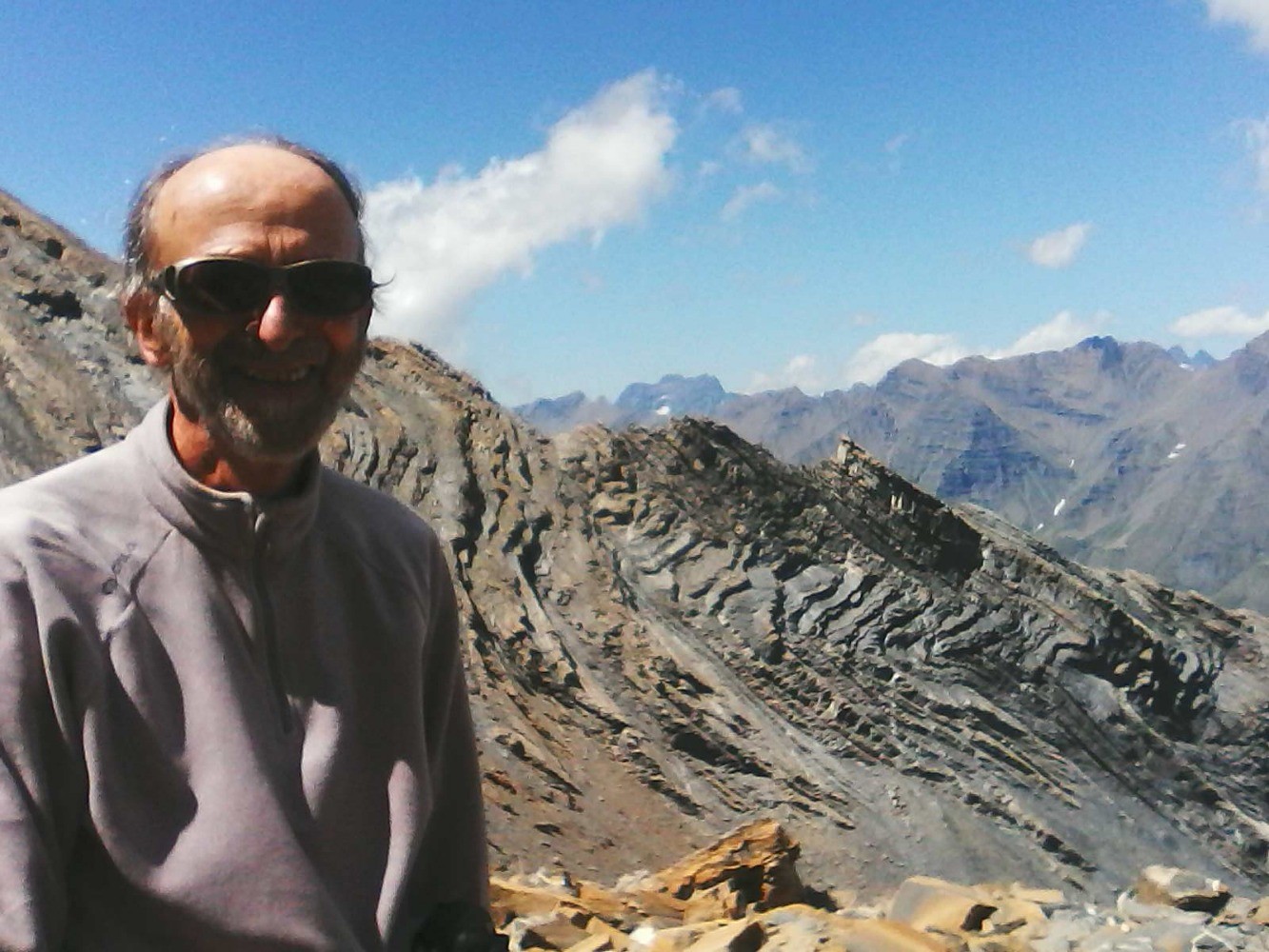 depuis la crÃªte de rougnous  vers la barre rocheuse et le versant nord de Vautisse