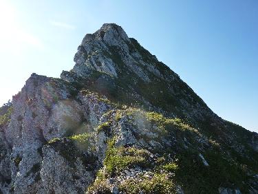 Depuis le promontoire principal : vue vers le haut
