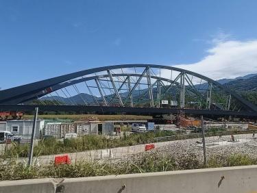 Le dernier jour du pont avant sa mise en place sur l’Isère 