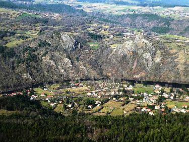 DerriÃ¨re la Loire, les sucs rocheux de PÃ©rillade et d&apos;Artias
