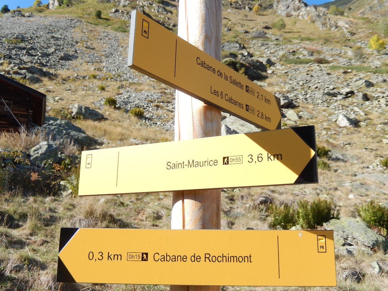 Des panneaux erronÃ©s Ã  la cabane de Rochimont...