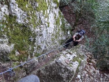 Descente de la grotte des Peyrourets