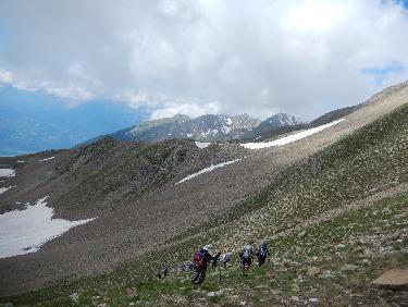 Descente de la tÃªte de l&apos;Hivernet en versant sud-est