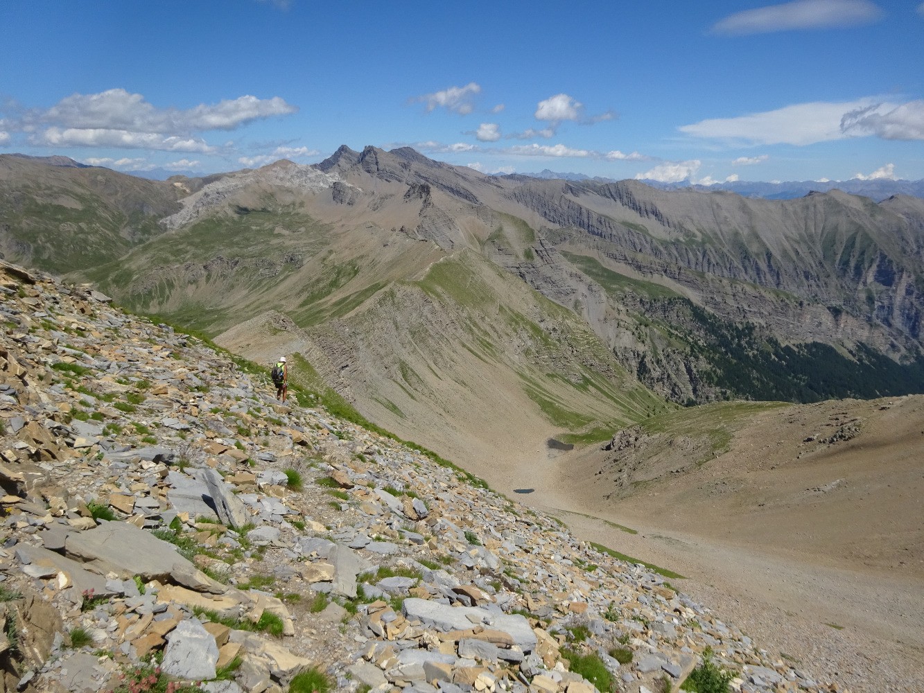 Descente du Mourre Froid vers la crÃªte de la Dent