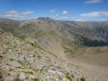 Descente du Mourre Froid vers la crÃªte de la Dent