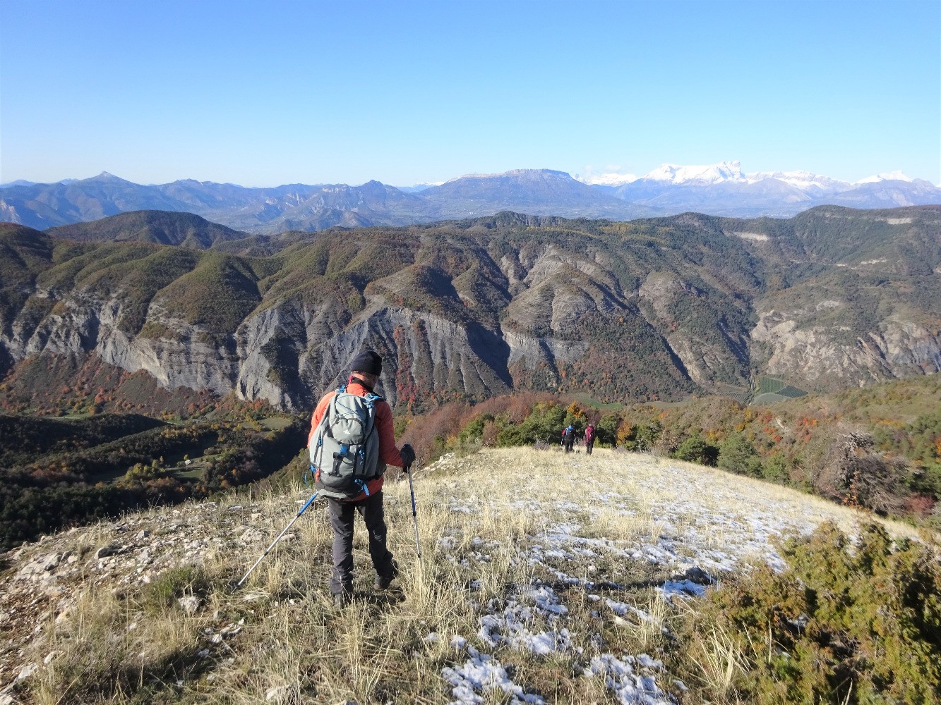 Descente sur la crÃªte nord-ouest de la tÃªte de la Frache