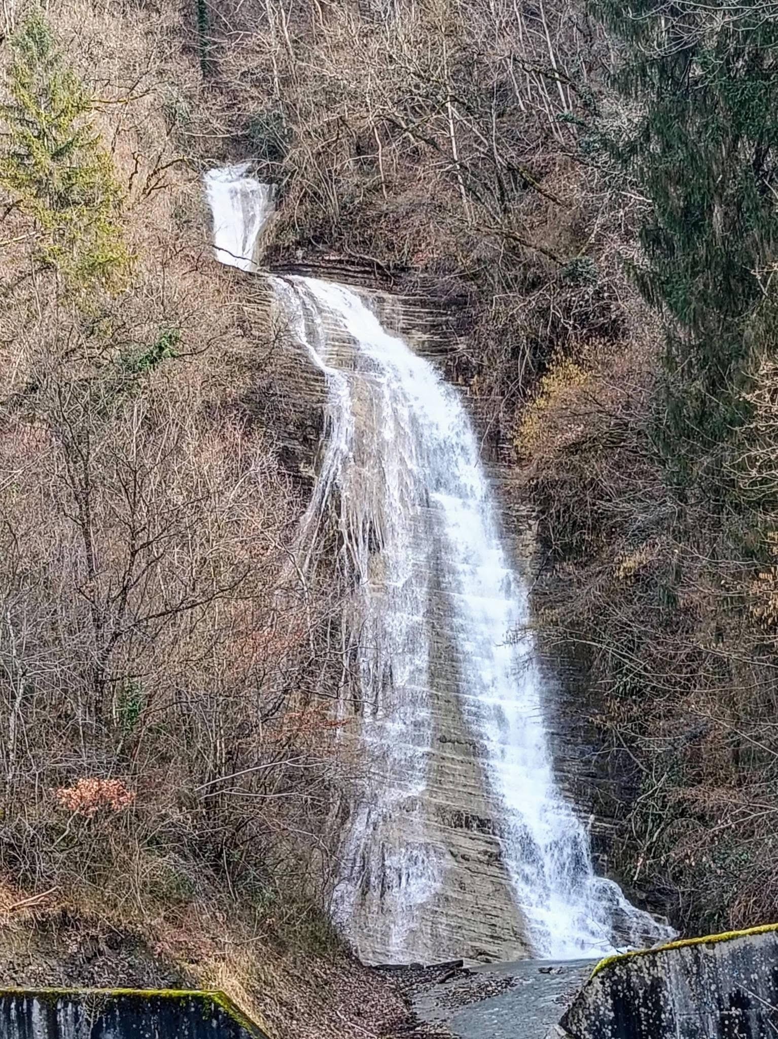 Deux rails de poudre