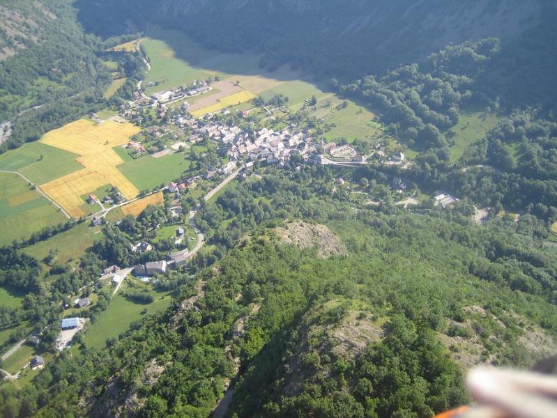 direction l'attero FFVL (derriere le tennis)