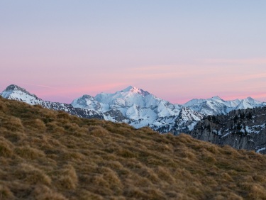 Le Mont Blanc dans un coucher de soleil hivernal