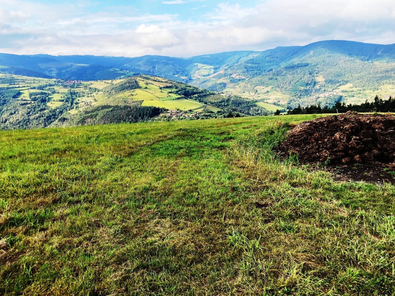 Du GR vers Luzernod, sa butte (vierge + observatoire) et les 2 vallÃ©es
