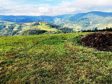 Du GR vers Luzernod, sa butte (vierge + observatoire) et les 2 vallÃ©es