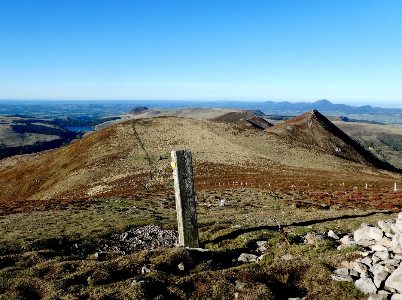 Du sommet du Puy de l'Angle vers le Nord