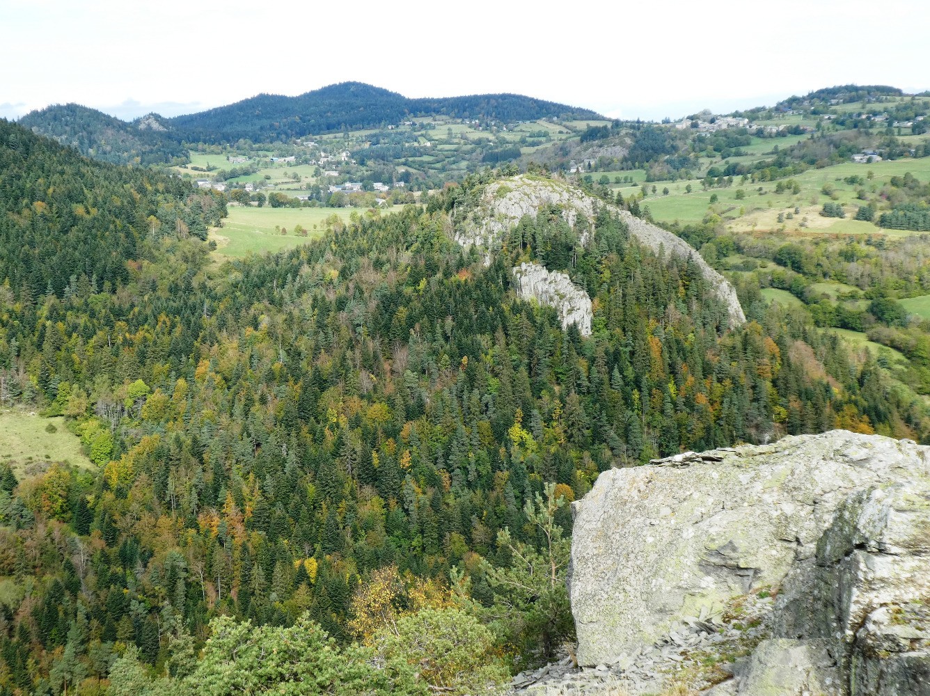 Du sommet, Le Mont Rouge tout proche