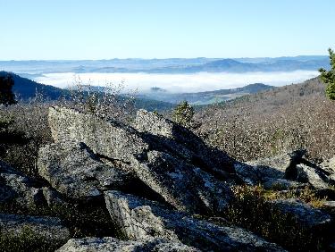 Du sommet rocheux d&apos;Orsier, belle vue dÃ©gagÃ©e vers l&apos;ouest