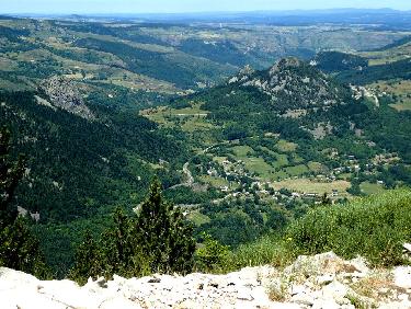 Du sommet vers BorÃ©e et ses sucs