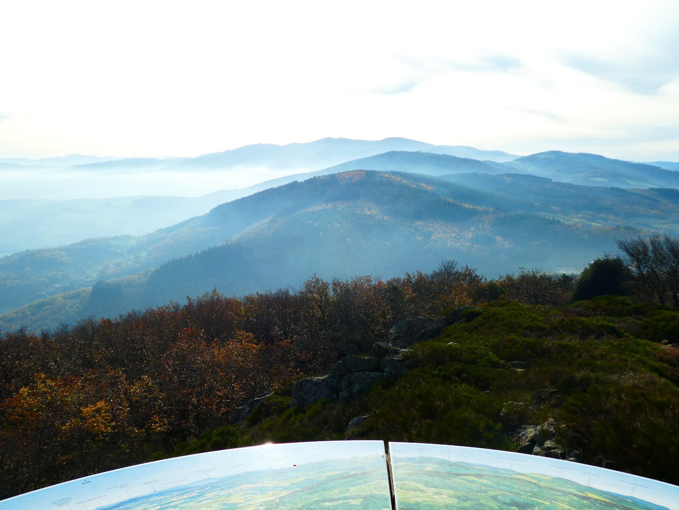 Du sommet vers le Haut Pilat