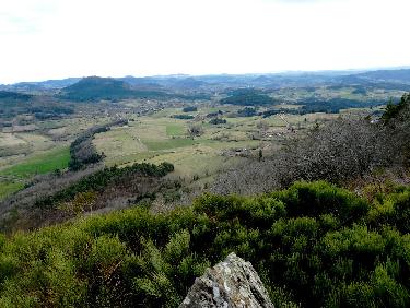 Du sommet du Suc de Bartou vers le SE et le Suc de Jalore