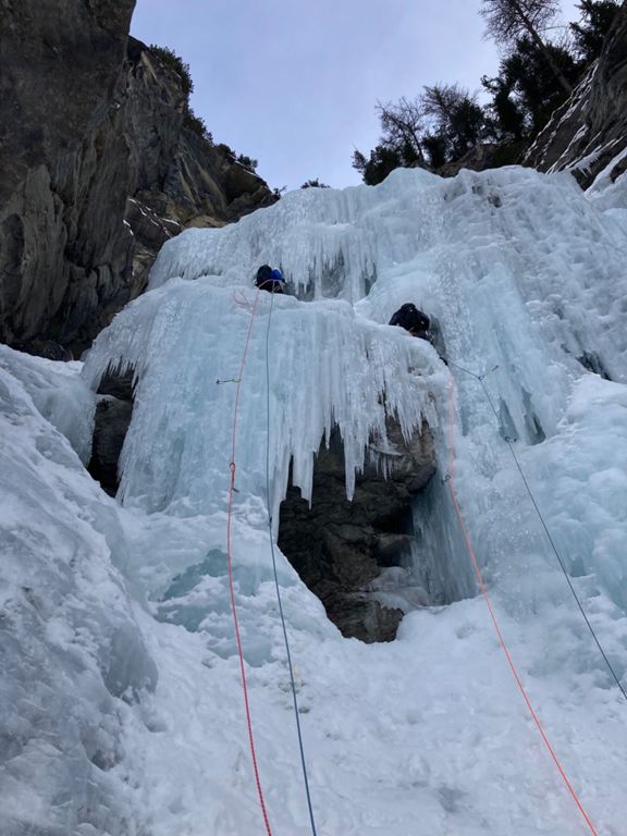 Cascade ruisseau du chatel à lanslevillard