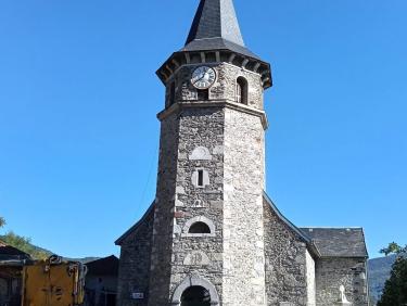 Église de Siradan au clocher exagonal 