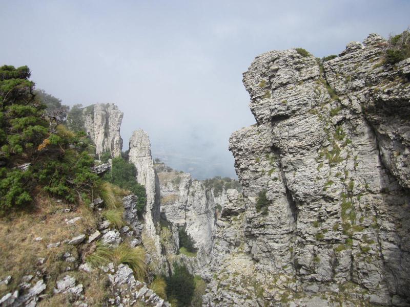 en montant