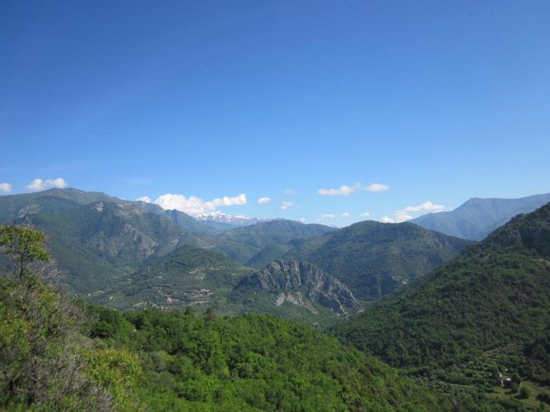 en montant