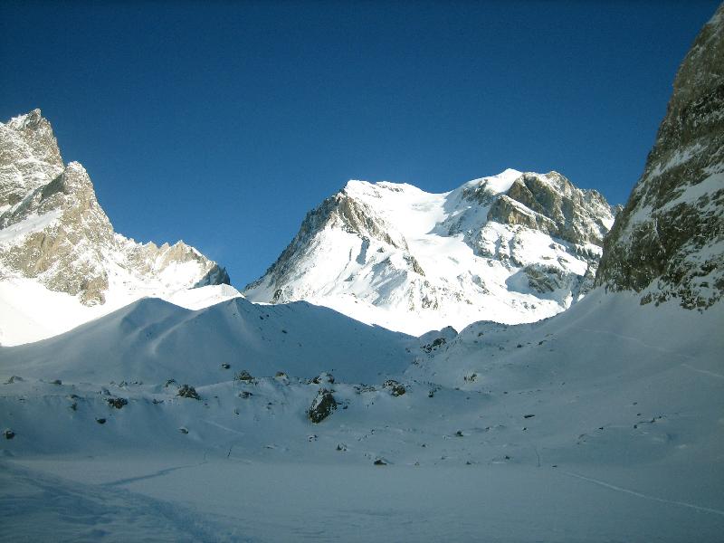 en montant vers le lac des vaches