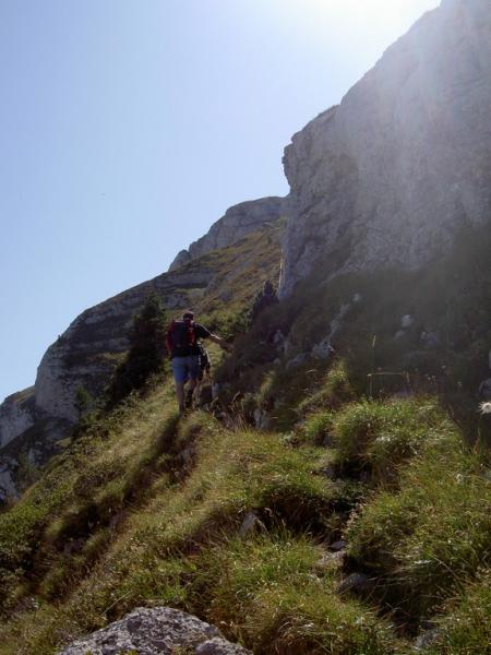 en remontant l'arête