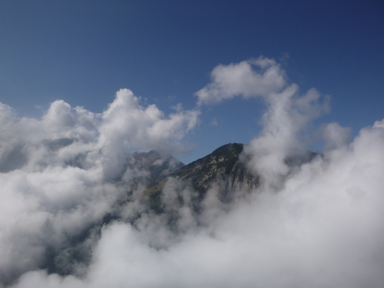 Entre les nuages