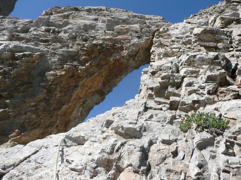 Fenetre sur l'arête nord de la Pointe des Neyzets