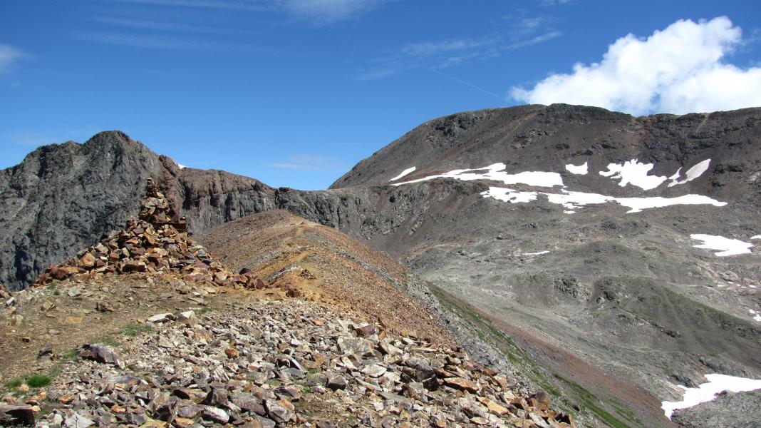 Fin de l'arête et sommet en vue.
