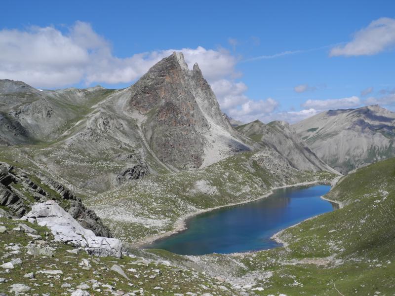 L'aiguille Large et le grand lac de Marinet