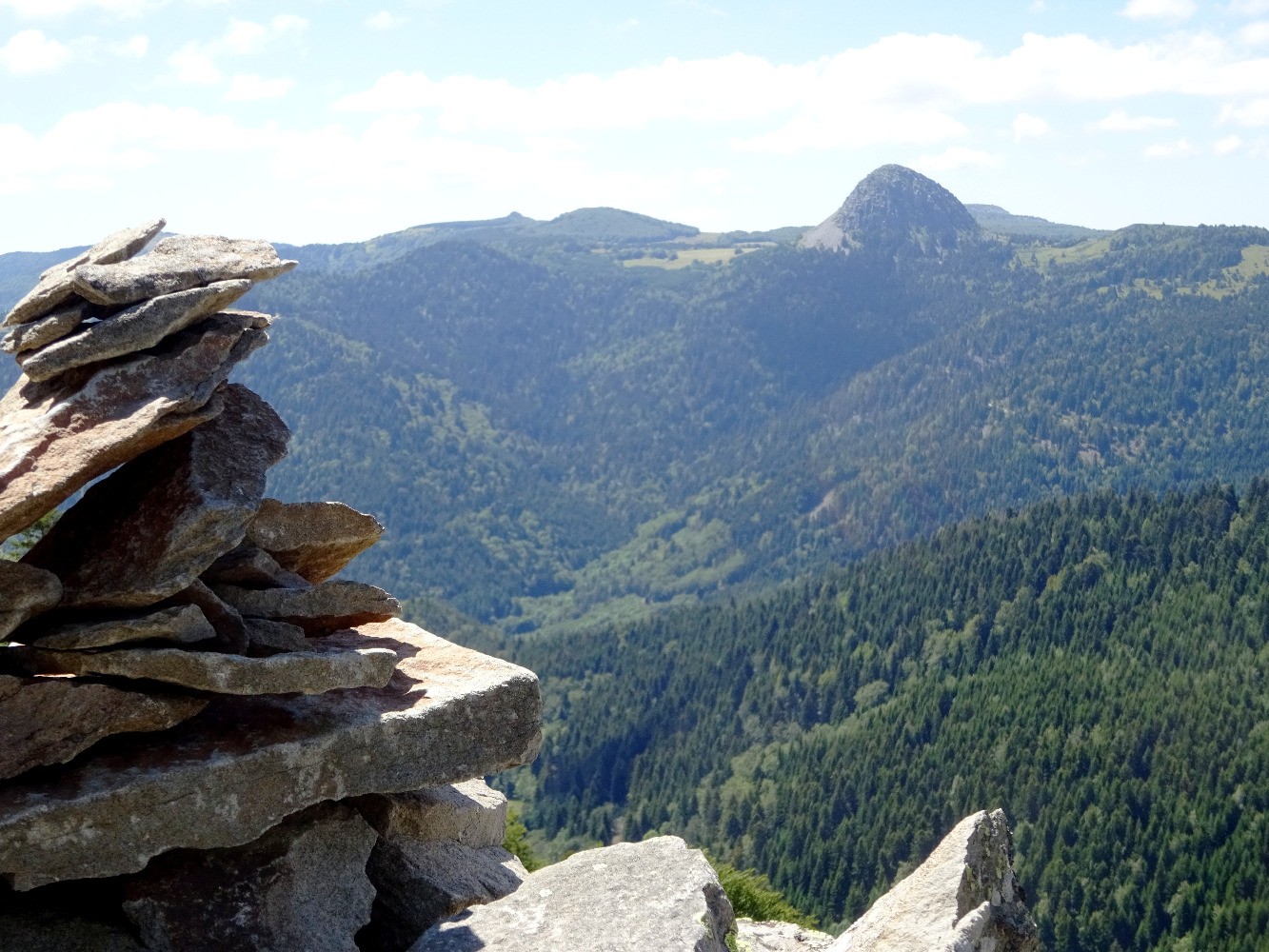 Gerbier de Jonc depuis le sommet du Sara