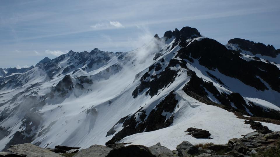 Il y a encore de la neige en face nord