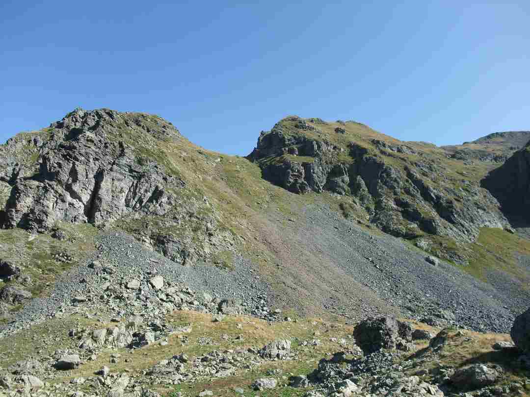 Jas Mouton depuis la combe (au dessus J. Collet)