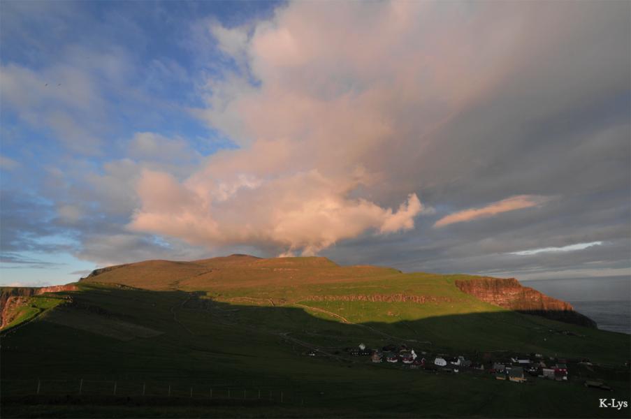 Knukur et le village